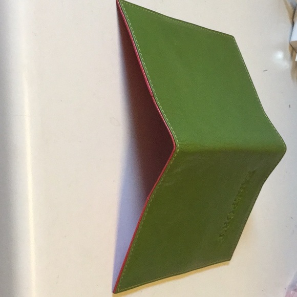 tusk leather passport cover green/pink- brand new - Picture 5 of 6
